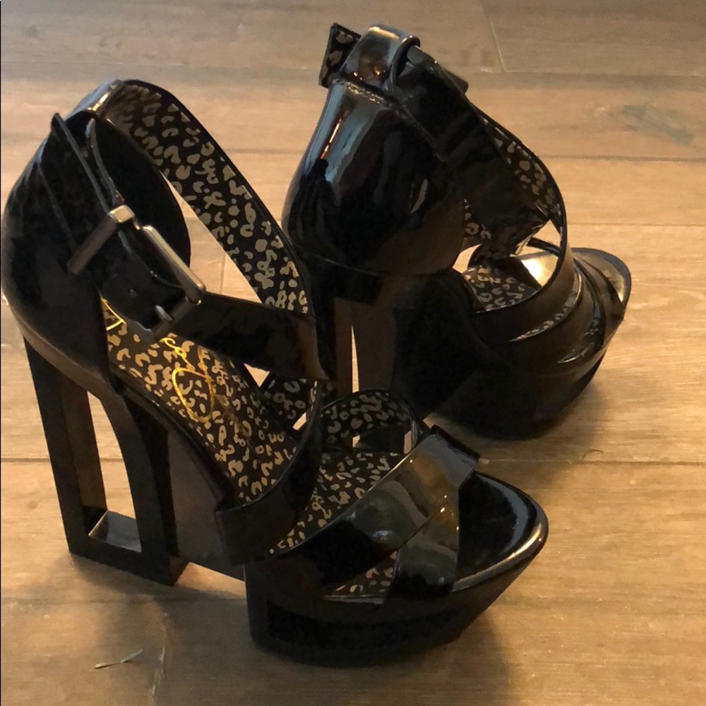 Black abstract Jessica Simpson Heels